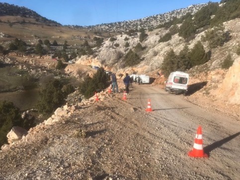 Karaman'da katliam gibi kaza! işçilerin bulunduğu cip şarampole yuvarlandı: 5 ölü, 1 yaralı